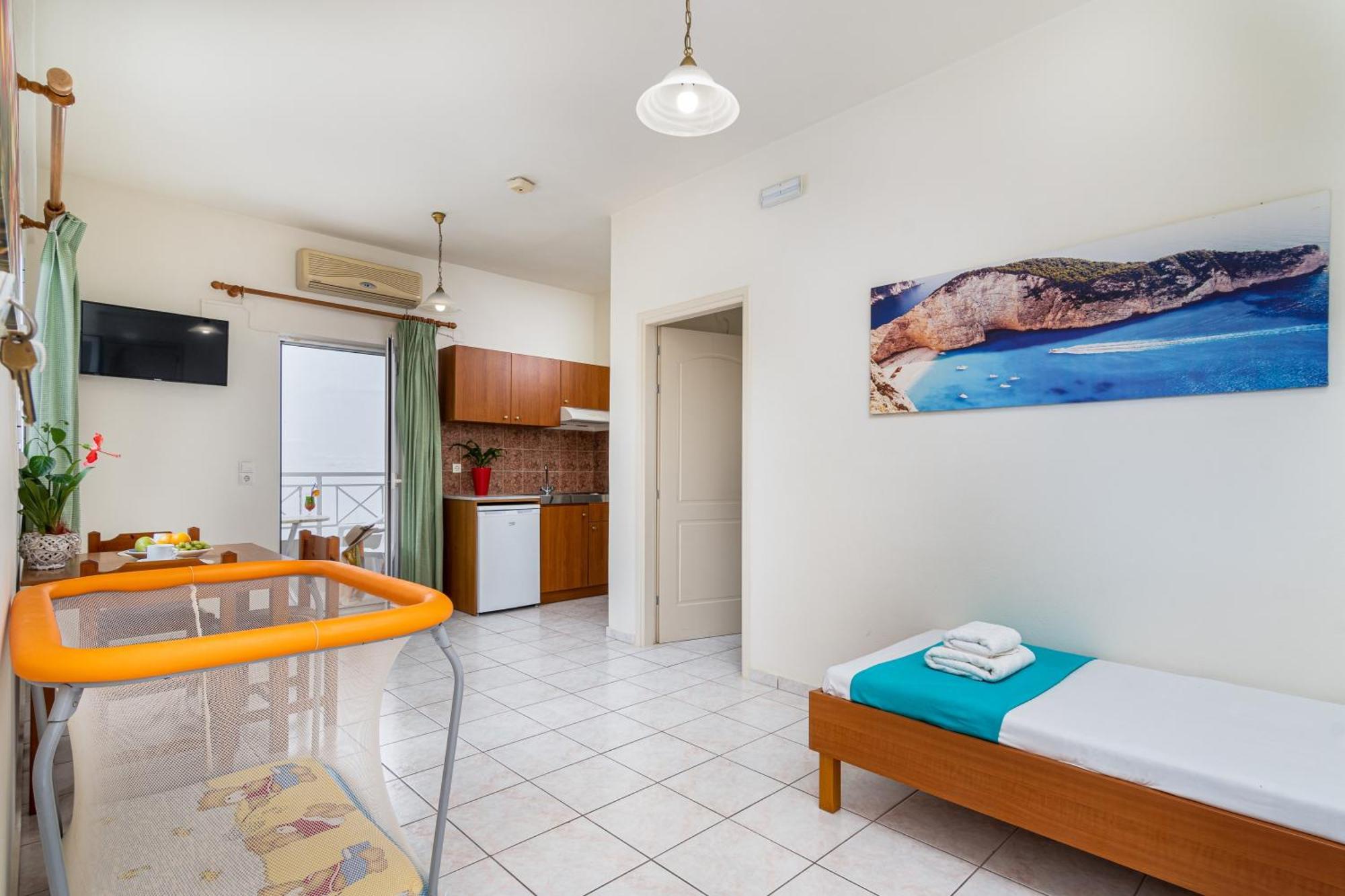 Mylos Apartments Anissaras Hersonissos  Eksteriør billede